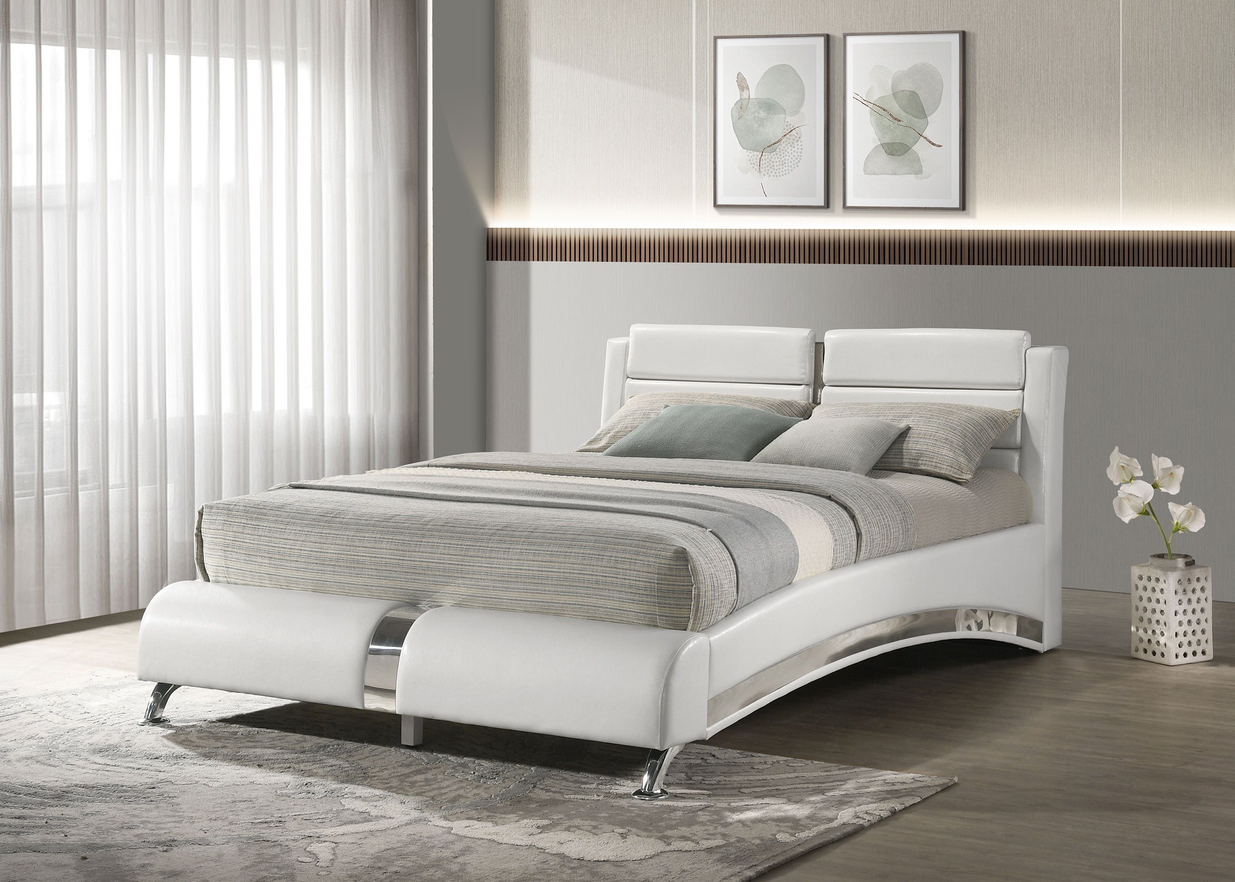 Jeremaine Upholstered  Sleigh Bed White
