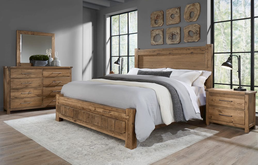 Dovetail Poster Bed With 6x6 Footboard - Natural